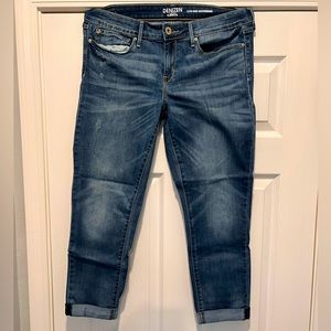 2 Denizen jeans by Levi’s